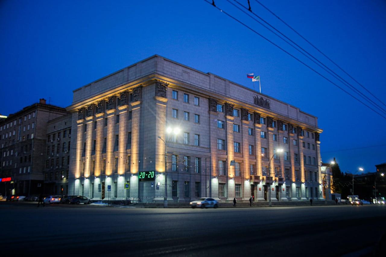 Фото Отключение подсветки на здании мэрии Новосибирска попало на видео 4